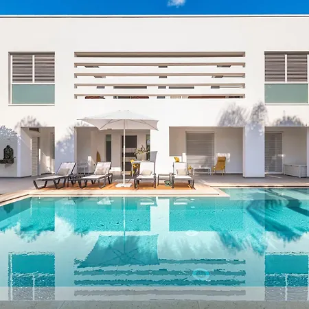 Villa Acquadimare - Pool Terrace Jacuzzi