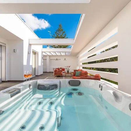 فيلة Acquadimare - Pool Terrace Jacuzzi ليتشي