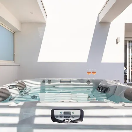 Villa Acquadimare - Pool Terrace Jacuzzi