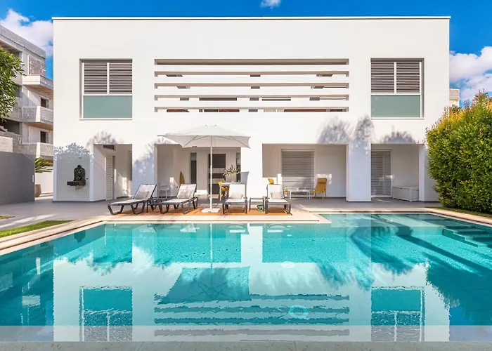 Villa Acquadimare - Pool Terrace Jacuzzi