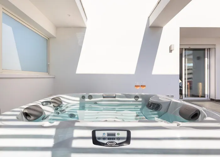Villa Acquadimare - Pool Terrace Jacuzzi